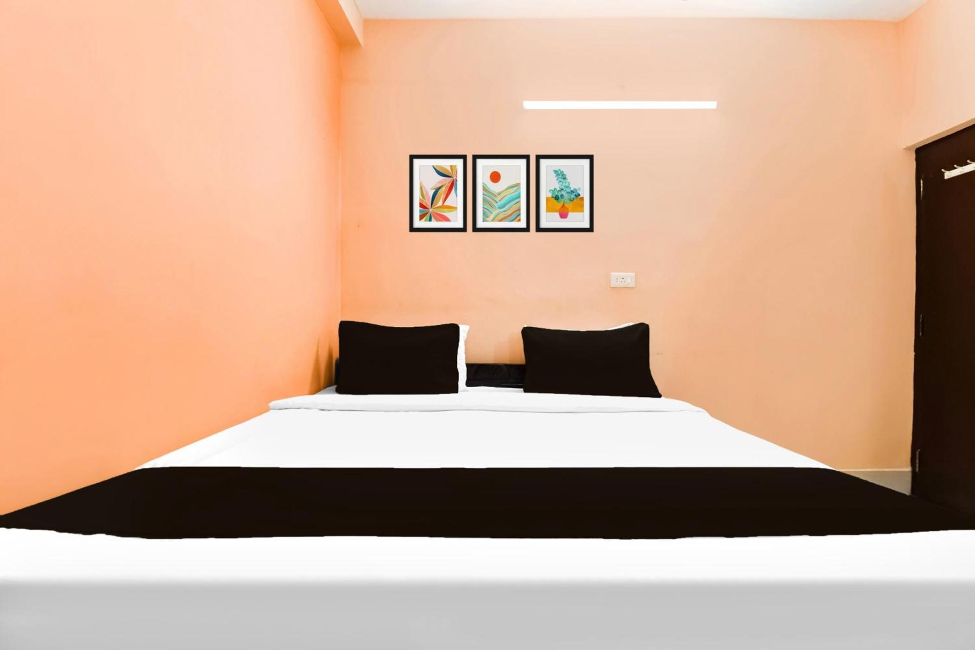 Super Hotel O Dakshin Dwar Formerly Radha Krishna Niwas Пури Екстериор снимка